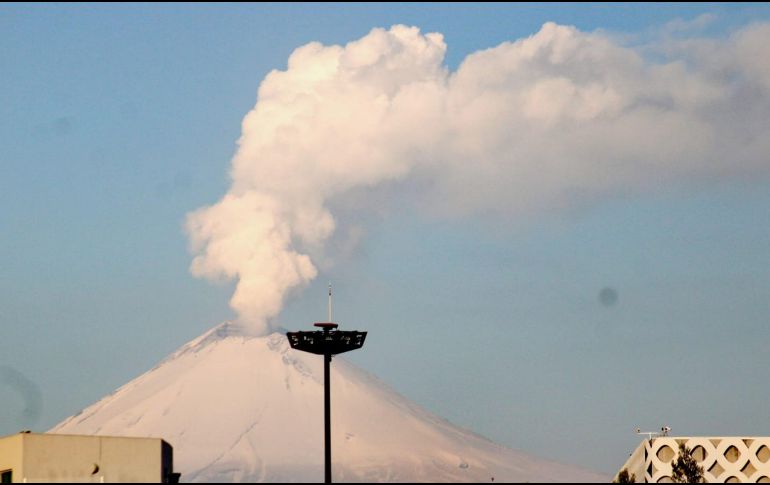 Aquí te compartimos las fotos y una transmisión en vivo de la actividad del Popocatépetl. SUN / O. CONTRERAS