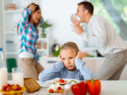 Los individuos que experimentan este síndrome tienden a atribuir su éxito a factores externos, como la suerte, en lugar de reconocer su propio talento y esfuerzo. CANVA