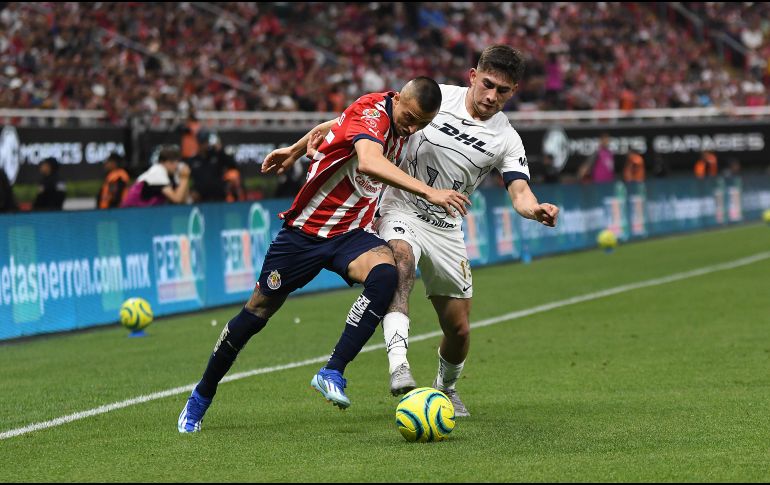 Las aficiones de ambas escuadras al igual que los planteles, reconocen que el duelo entre Guadalajara y Universitarios tiene un toque especial. IMAGO7.