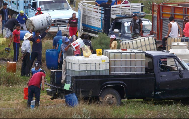 De enero a abril de 2024 se han reportado 4 mil 426 tomas clandestinas de donde se extrae combustible de manera ilegal. EFE/Archivo