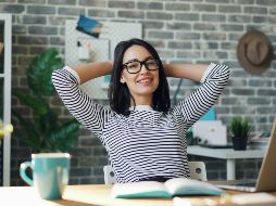 Reflexionar en nuestras acciones, hábitos y en cómo encajan con la vida que deseamos es clave para detectar patrones a cambiar y seguir evolucionando. UNSPLASH/Vitaly Gariev