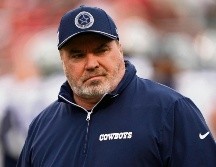 El trabajo del entrenador en jefe Mike McCarthy está en riesgo si los Cowboys no logran un sitio en la postemporada. AFP/T. Henderson