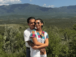 Angela Aguilar demuestra su amor hacía Christian Nodal de distintas maneras,  una de ellas, estar orgullosa de la carrera artística del cantante. FACEBOOK/ Ángela Aguilar