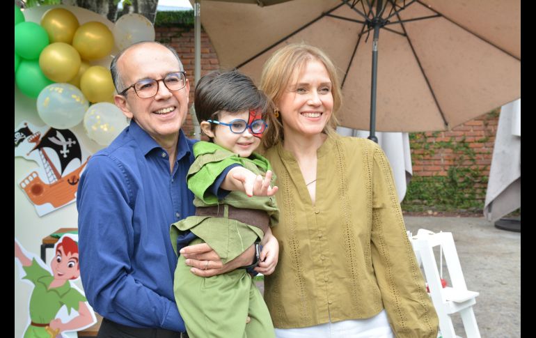 Rubén Munguía, Rodri González Munguía y Alejandra Salazar. GENTE BIEN JALISCO/ Marifer Rached