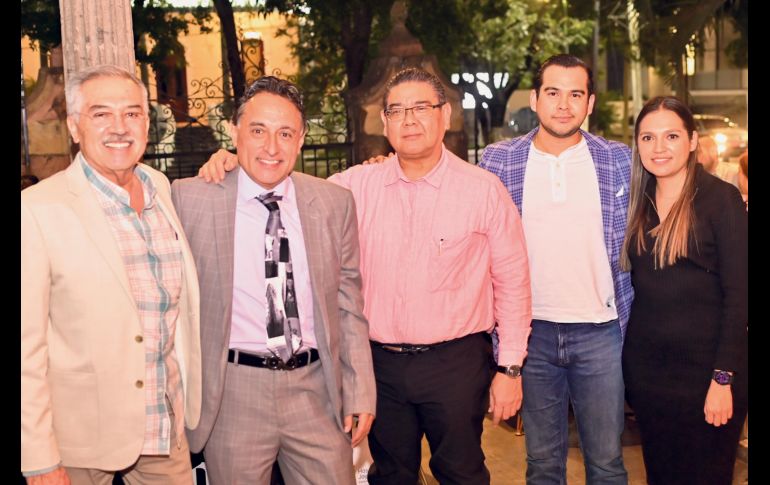 Marco Antonio Rendón, Carlos Benitez, Salvador Nishimura, Salvador Nishimura  y Angélica Montiel. GENTE BIEN JALISCO / Cortesía