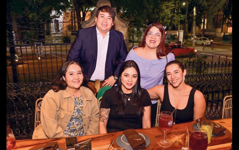José Eduardo Pérez del Valle, Carmen Solano, Diana Vázquez, Irais Rincón y Martha Ruiz. GENTE BIEN JALISCO/ Cortesía