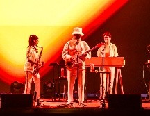 El músico jalisciense, vestido completamente de blanco subió al escenario puntualmente a las 21:00 horas. EL INFORMADOR/A.NAVARRO