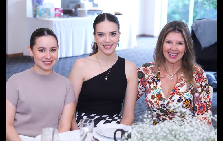Edith Méndez, Auxi Quintero y Gaby Quintero. GENTE BIEN JALISCO/ Claudio Jimeno