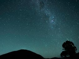 La lluvia de estrellas de las Táuridas del Sur es un fenómeno celestial, a causa del paso de la Tierra a través de los restos del cometa Encke. PEXELS/