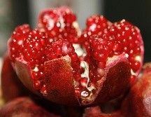 Las granadas son un fruto de temporada que tiene múltiples beneficios a la salud. PEXELS