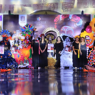 Gala de Catrinas engalana el Festival de Muertos 2024