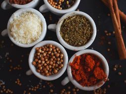 Las especias se añaden en pequeñas cantidades a la comida, ya que hacer lo contrario es un gran error. ESPECIAL / Foto de Andra Ion en Unsplash