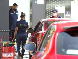 El costo actual de los tres trámites es de tres mil 500 pesos, por lo que la propuesta significaría un ahorro para los automovilsitas. EL INFORMADOR/Archivo