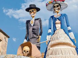 La catrina más alta y su familia resaltan en el Festival de Día de Muertos de Zapotlanejo, atrayendo a miles. ESPECIAL