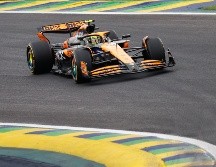 El piloto británico Lando Norris de la escudería McLaren fue el ganador del sprint previo al  Gran Premio de Brasil del día de mañana. EFE/ Andre Coelho