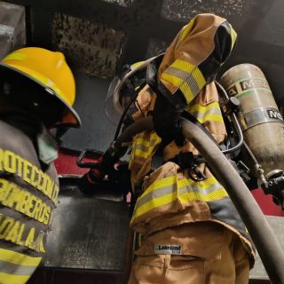 Reportan incendio en centro comercial en Zapopan