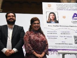 Jefa e Gobierno de la Ciudad de México presenta la licencia de conducir permanente. X (TWITTER) / @ClaraBrugadaM