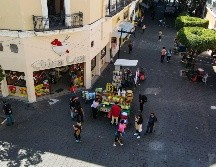 En un comunicado comentó que las acciones del gobierno, se sustentan en el cumplimiento de la normativa vigente y busca regularizar el comercio en espacios públicos. EL INFORMADOR/ ARCHIVO.