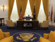 El escritorio ha sido testigo de momentos históricos importantes, como la firma de documentos que cambiaron el curso de la historia del país. Pexels