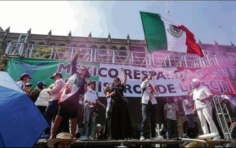 Trabajadores del Poder Judicial apoyaron a la Suprema Corte, pero reaccionaron con llanto y enojo ante la decisión del máximo tribunal. EL UNIVERSAL