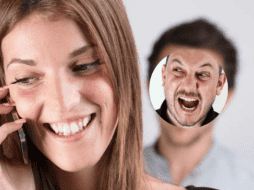 El desarrollo de la celotipia es un fenómeno complejo que involucra una combinación de factores emocionales, psicológicos, familiares y sociales.  CANVA