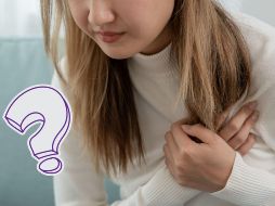 Si experimentas dolor en el pecho o cualquier otro síntoma que pueda sugerir un problema cardíaco, es importante no esperar para buscar ayuda médica. CANVA