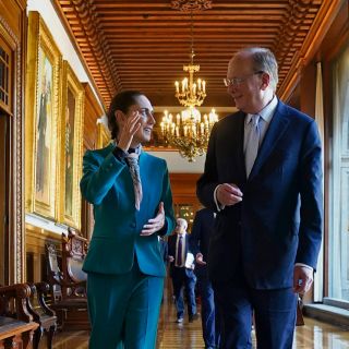 Claudia Sheinbaum se reúne con líder de fondos de inversión