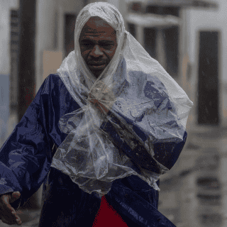 ¿Qué tan cerca está el huracán "Rafael" de México?