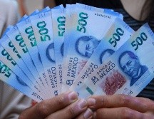 El aguinaldo debe cubrirse dependiendo del tipo de salario que recibe el trabajador. NTX/ARCHIVO