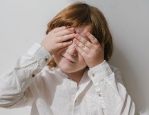 Aunque tanto el síndrome de Asperger como el autismo se encuentran dentro del Trastorno del Espectro Autista (TEA), sus manifestaciones pueden ser muy diferentes. CANVA