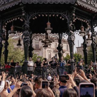 Grupo Frontera sorprende a sus fans y se presenta en Guadalajara gratis (VIDEO)