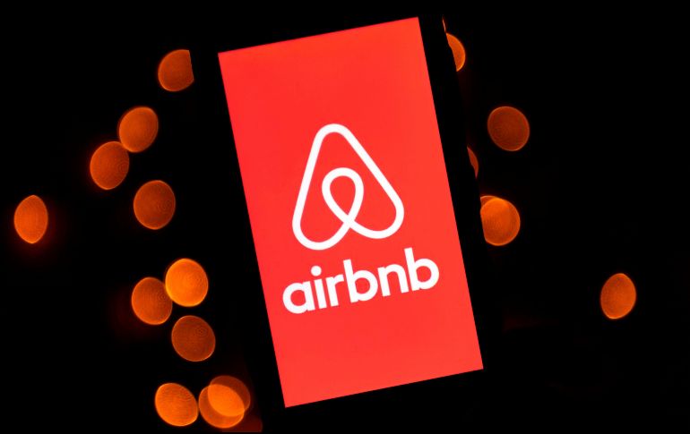 Hasta junio de 2024, la plataforma Airbnb cuenta con más de 5 millones de anfitriones. AFP/ARCHIVO