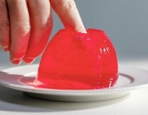 La gelatina de frutas cítricas puede aportar aún más nutrientes. PEXELS