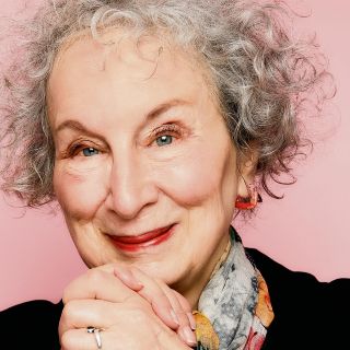 “En EU tenían miedo de tener a una presidenta mujer”: Margaret Atwood