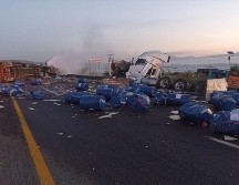 La Unidad Estatal de Protección Civil informó que se trató de un choque por alcance entre dos tractocamiones. ESPECIAL