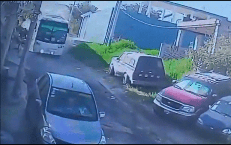 Gran susto vivieron los pasajeros al quedarse sin frenos el camión en donde viajaban. ESPECIAL