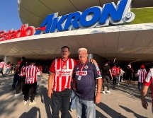 Los amigos Adrián Torres y José García, fieles seguidores del Rebaño Sagrado, se dijeron confiados de que las Chivas se vuelvan un rival difícil. EL INFORMADOR/ A. García.
