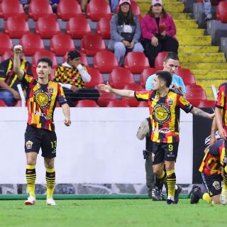 Leones Negros derrota a Mineros y avanza a Semifinales