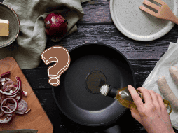 Algunos aceites, como el aceite de linaza o el aceite de canola, son ricos en ácidos grasos omega-3, que tienen propiedades antiinflamatorias y son beneficiosos para la salud cerebral y cardiovascular. CANVA