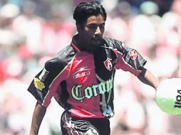 César Andrade perdió la pierna derecha y la oportunidad de continuar su prodigiosa carrera en el futbol. ESPECIAL.