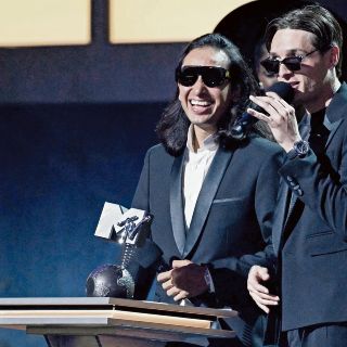 Peso Pluma se impone sobre Shakira y Bad Bunny