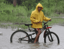 Las lluvias fuertes podrían ocasionar encharcamientos, inundaciones y deslaves, así como incrementar los niveles de ríos y arroyos. NTX / ARCHIVO