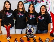 Las alumnas Zayra Núñez, Joceline Tapia, Abigail Román y Andrea Sánchez, quienes son dirigidas y entrenadas por el profesor Marco Antonio Chavira Calderón. EL INFORMADOR/A. Navarro.