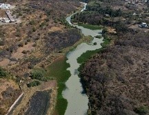 De acuerdo con la plataforma MIDE Jalisco (Monitoreo de los Indicadores para el Desarrollo), son 8 mil 091 litros de agua saneada en la cuenca del río, por lo que aún no se llega a la meta. EL INFORMADOR