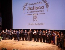 Claudia Villaruel Enríquez, directora general de Comercio Exterior de la Secretaría de Desarrollo Económico, reconoció a las mujeres, hombres y trabajadores de las empresas que están en las líneas de producción de cada una de las compañías. EL INFORMADOR/ H. Figueroa.