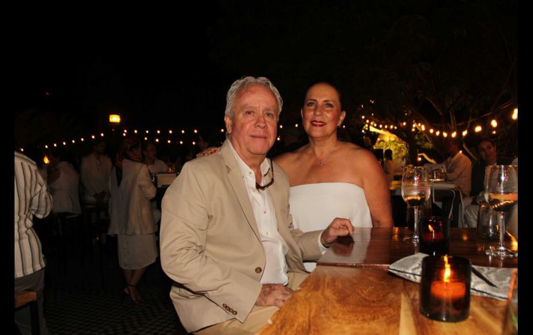 Javier González Guerra y Rosalba Contreras. GENTE BIEN JALISCO/ E. Escamilla