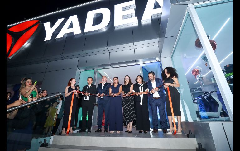 La marca de origen chino Yadea, líder mundial en investigación, desarrollo y producción de vehículos eléctricos completos de dos ruedas y sus componentes, inauguró el día de hoy su primera agencia en Guadalajara de la mano de la firma jalisciense Suomi. EL INFORMADOR / H. Figueroa