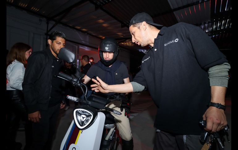 La marca de origen chino Yadea, líder mundial en investigación, desarrollo y producción de vehículos eléctricos completos de dos ruedas y sus componentes, inauguró el día de hoy su primera agencia en Guadalajara de la mano de la firma jalisciense Suomi. EL INFORMADOR / H. Figueroa