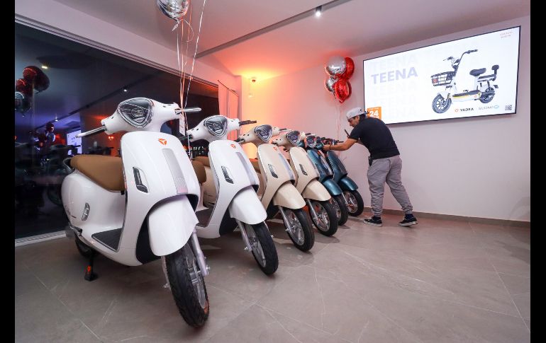 La marca de origen chino Yadea, líder mundial en investigación, desarrollo y producción de vehículos eléctricos completos de dos ruedas y sus componentes, inauguró el día de hoy su primera agencia en Guadalajara de la mano de la firma jalisciense Suomi. EL INFORMADOR / H. Figueroa