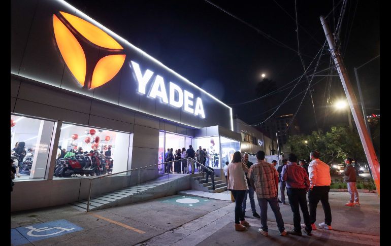La marca de origen chino Yadea, líder mundial en investigación, desarrollo y producción de vehículos eléctricos completos de dos ruedas y sus componentes, inauguró el día de hoy su primera agencia en Guadalajara de la mano de la firma jalisciense Suomi. EL INFORMADOR / H. Figueroa